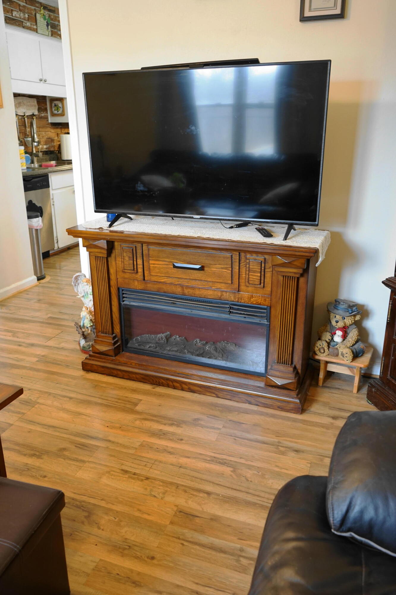 5320 Cove Road Roanoke, VA 24017 - Photo 8 of 30 a living room with furniture and a flat screen tv