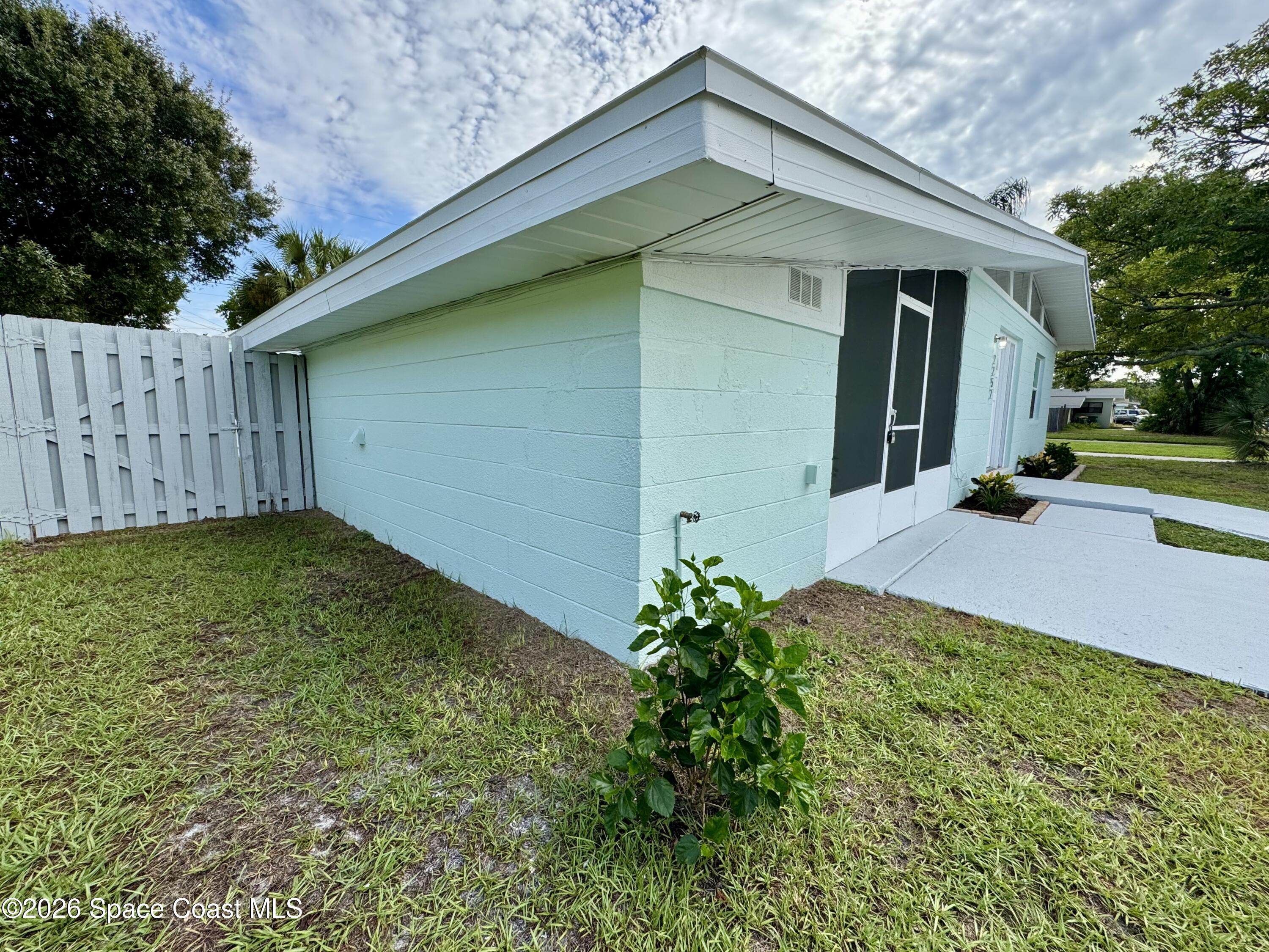 2252 Laden Road Melbourne, FL 32935 - Photo 25 of 48 Front corner