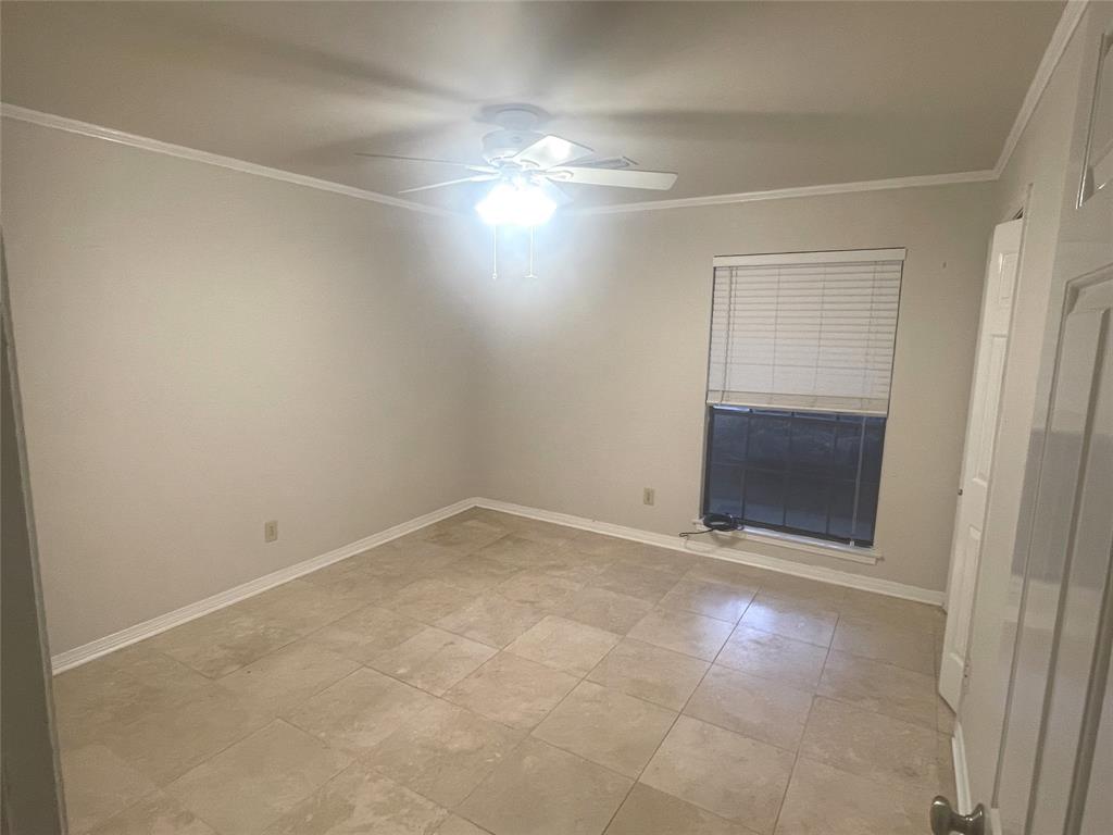720 Coachlight Road Shreveport, LA 71106 - Photo 12 of 22 Downstairs bedroom 1