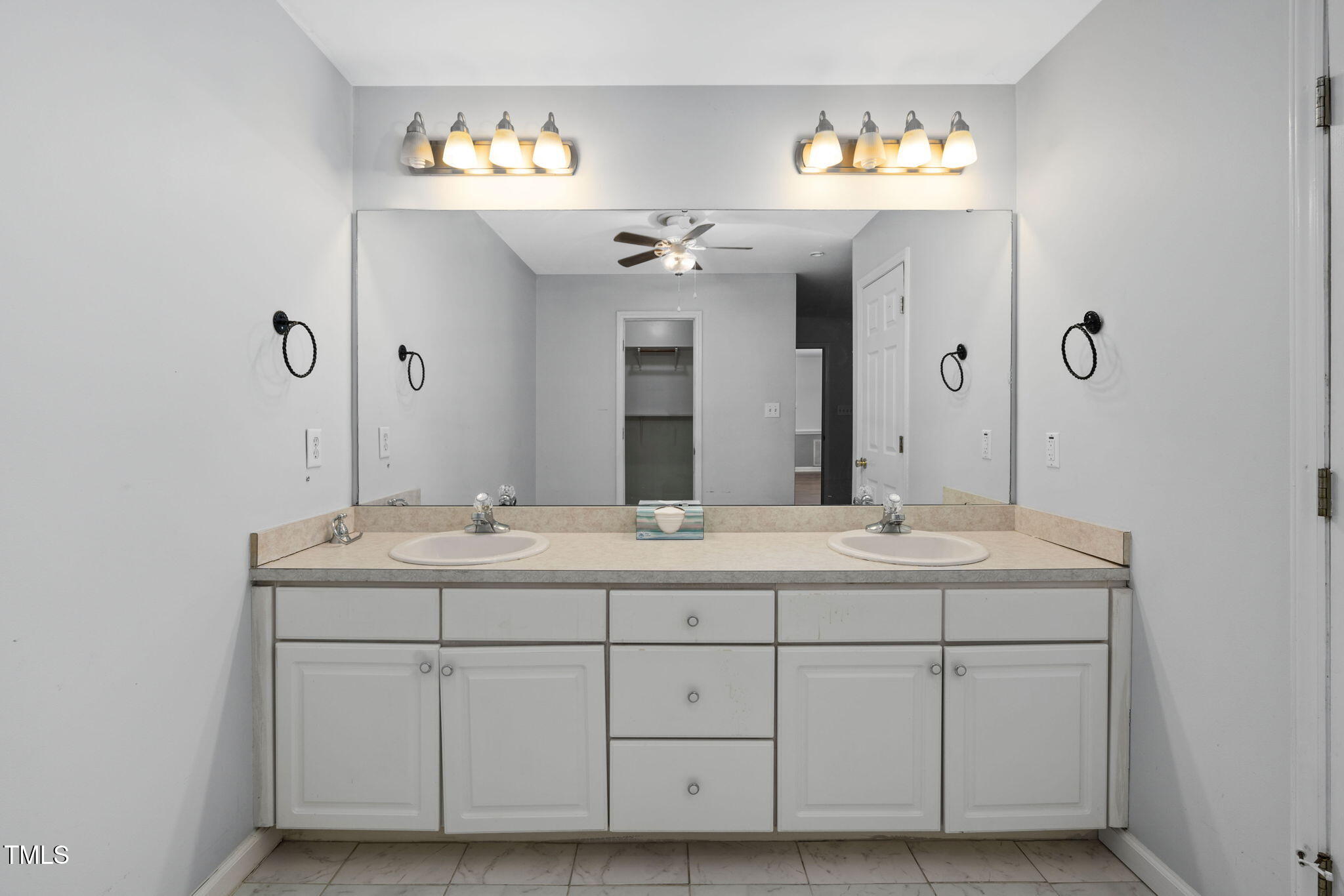 231 Harris Road Smithfield, NC 27577 - Photo 22 of 35 Primary Bath