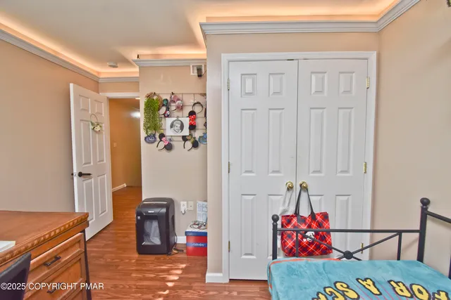 a view of an entryway with furniture