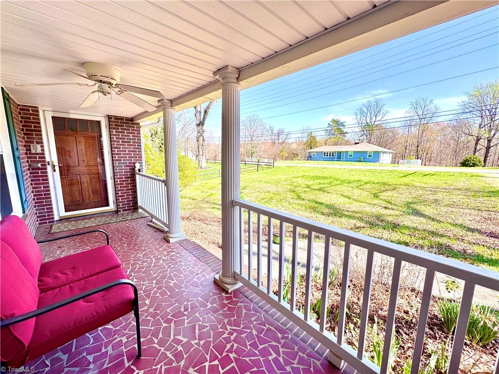 160 Motor Road Winston-Salem, NC 27105 - Photo 7 of 29