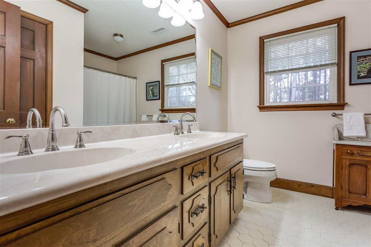 10400 Boxelder Drive Raleigh, NC 27613 - Photo 10 of 17 Hallbath