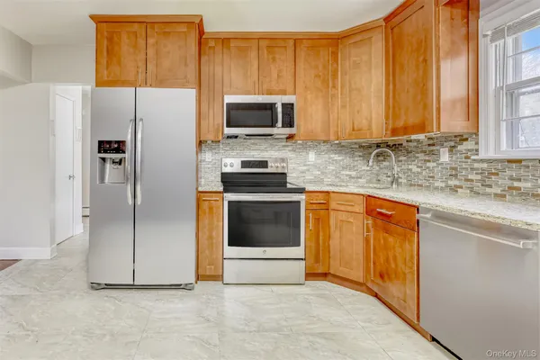$799,000 | 1 Cottage Lane, Suffern, NY 10901