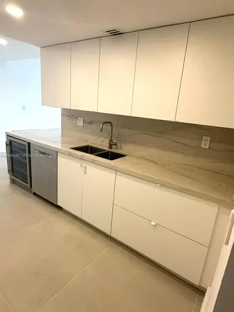 $8,500 | 10205 Collins Avenue, Unit 907, Bal Harbour, FL 33154