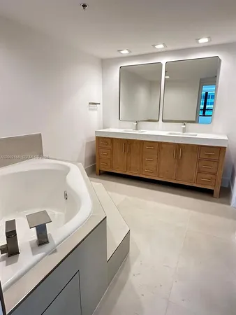 $8,500 | 10205 Collins Avenue, Unit 907, Bal Harbour, FL 33154