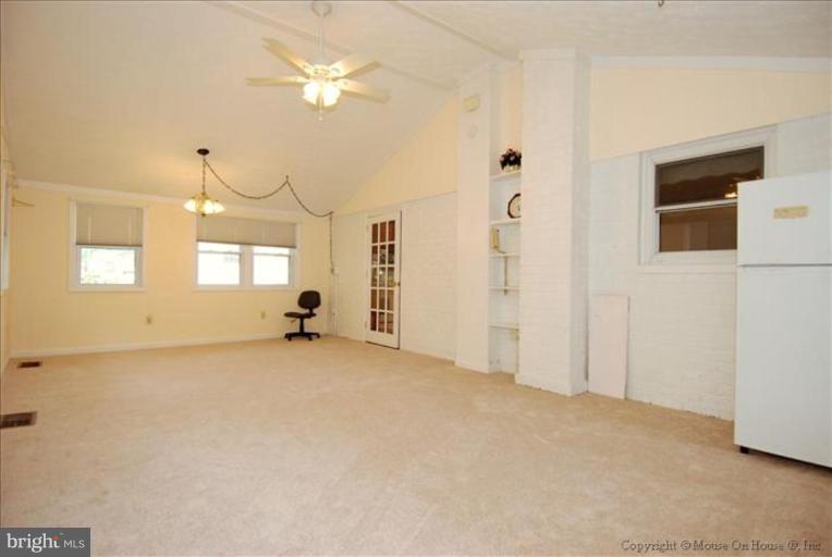 904 Snure Road Silver Spring, MD 20901 - Photo 19 of 19 Family Room #2