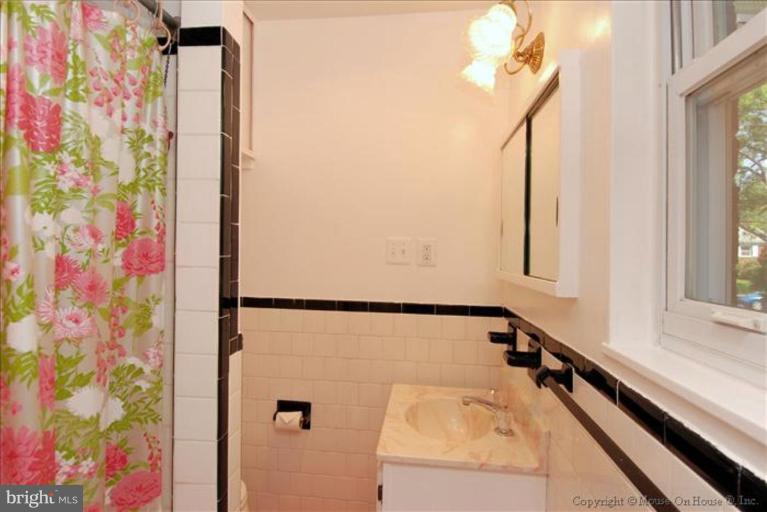 904 Snure Road Silver Spring, MD 20901 - Photo 7 of 19 Master Bath