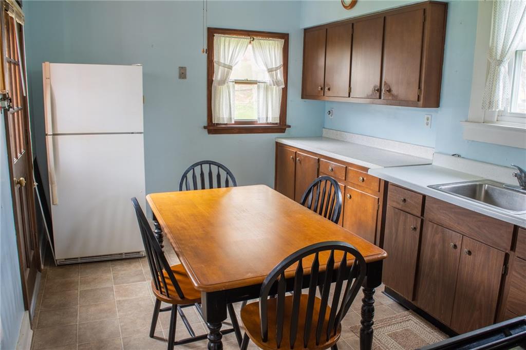 950 Stanford Road Pittsburgh, PA 15212 - Photo 14 of 25 Eat-in Kitchen