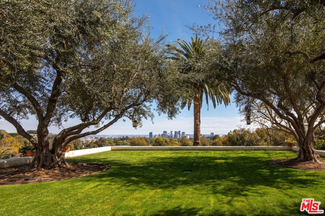 750 Lausanne Road Los Angeles, CA 90077 - Photo 11 of 16
