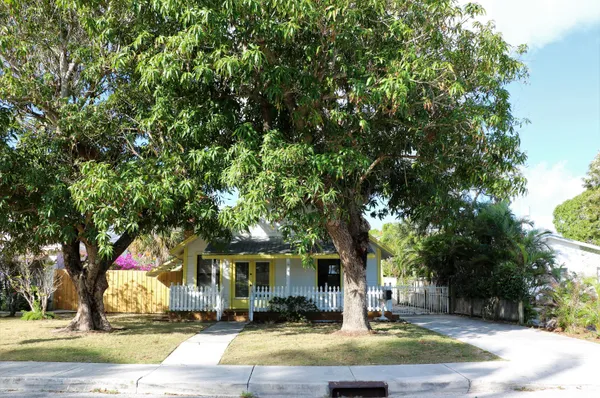 $3,800 | 1021 South N Street, Lake Worth Beach, FL 33460