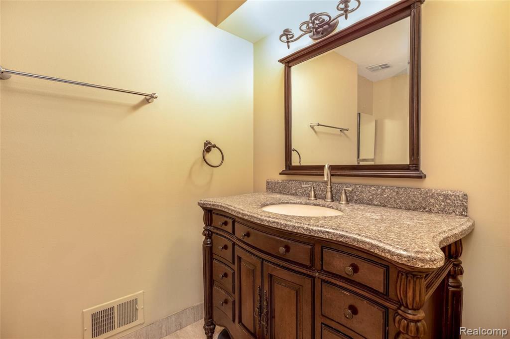 591 Ridge Road Walled Lake, MI 48390 - Photo 13 of 30