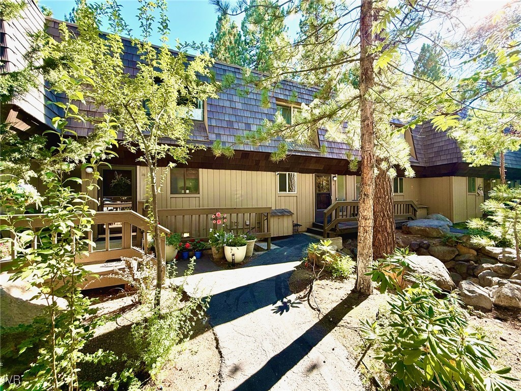 861 Southwood Boulevard, Unit 18 Incline Village, NV 89451 - Photo 16 of 17 Front Entrance