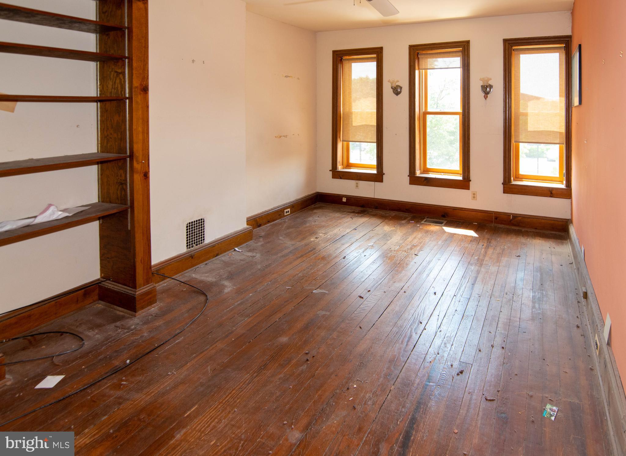 1015 Riverside Avenue Baltimore, MD 21230 - Photo 15 of 32 Upper Floor Bed Room # 1