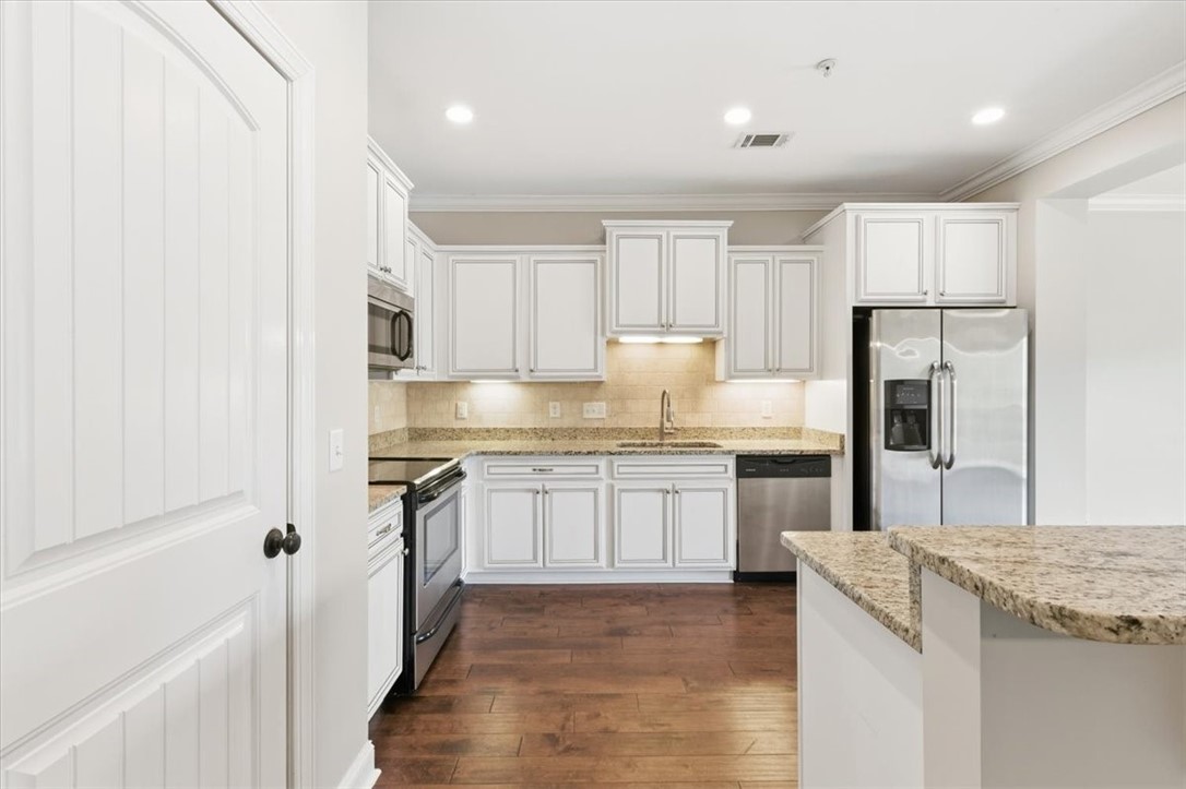 205 Reserve Lane St. Simons Island, GA 31522 - Photo 5 of 37