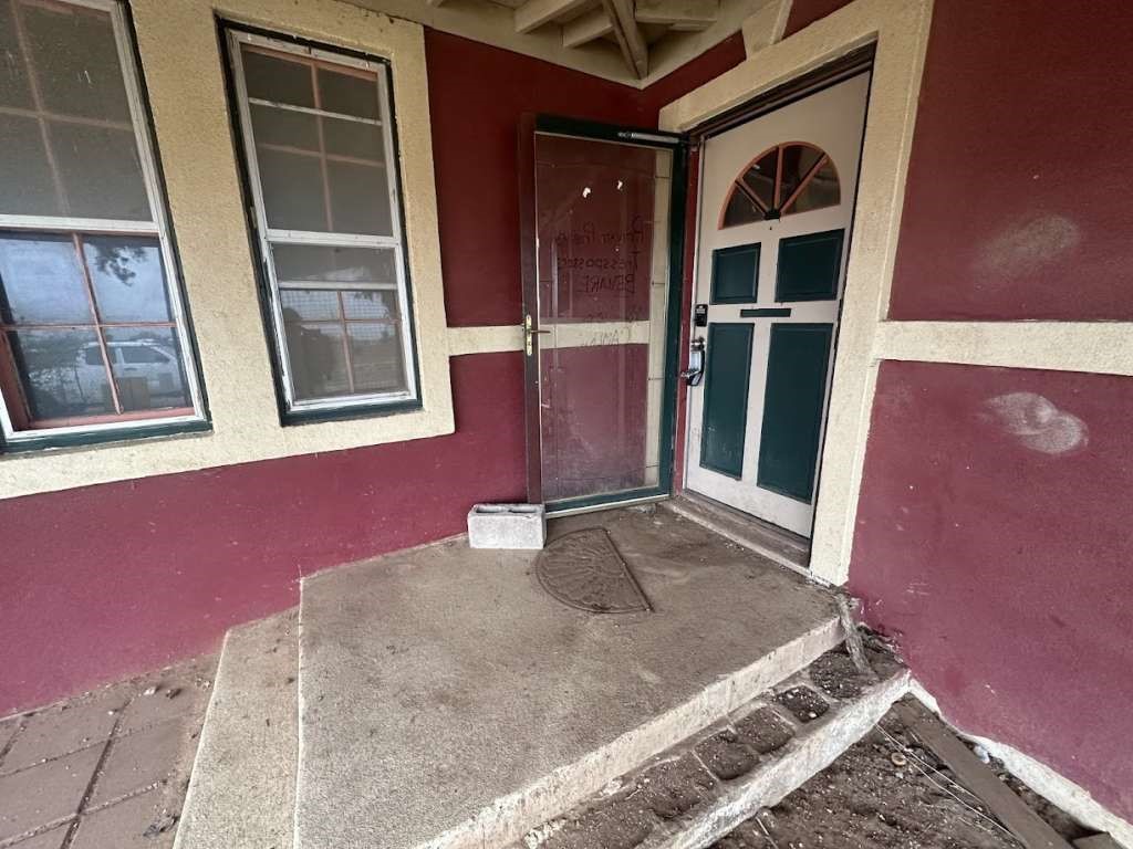 516 East Madison Street Lubbock, TX 79403 - Photo 3 of 18 a view of an empty room with a window