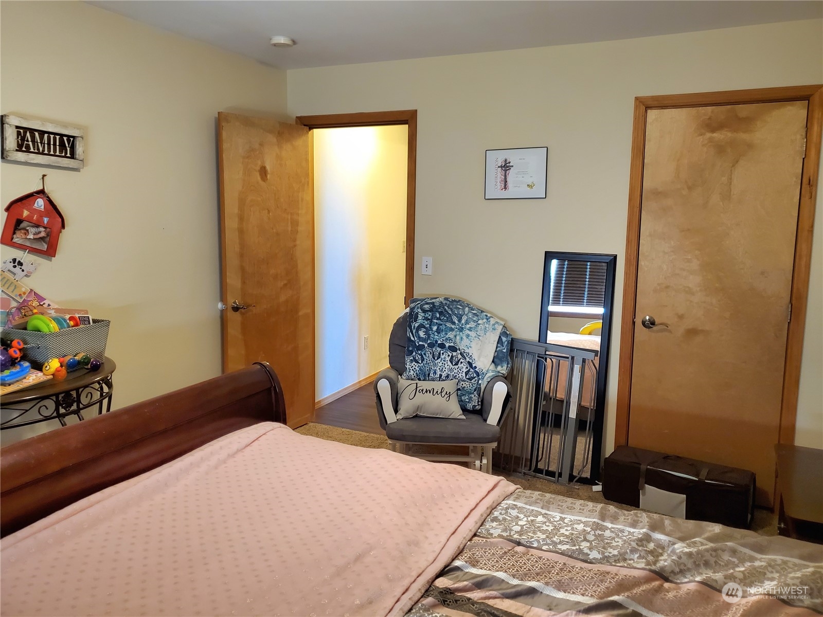 1241 North Sage Road Ritzville, WA 99169 - Photo 21 of 40 a bedroom with a bed and a window