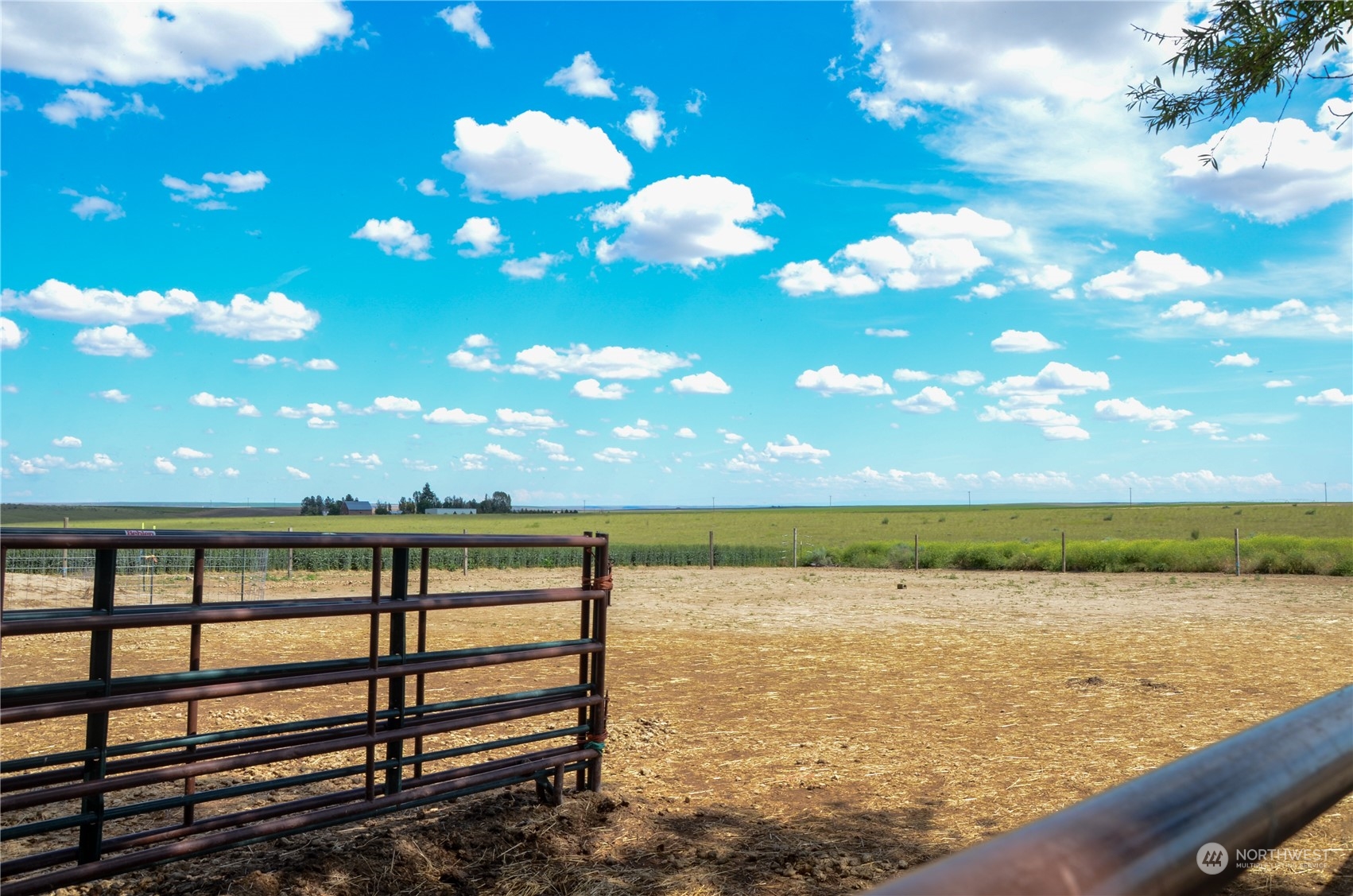 1241 North Sage Road Ritzville, WA 99169 - Photo 35 of 40 a view of ocean from a city