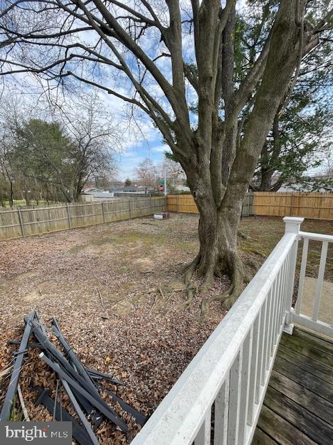 48 Fleming Street Newark, DE 19713 - Photo 14 of 16 a view of a backyard with wooden fence