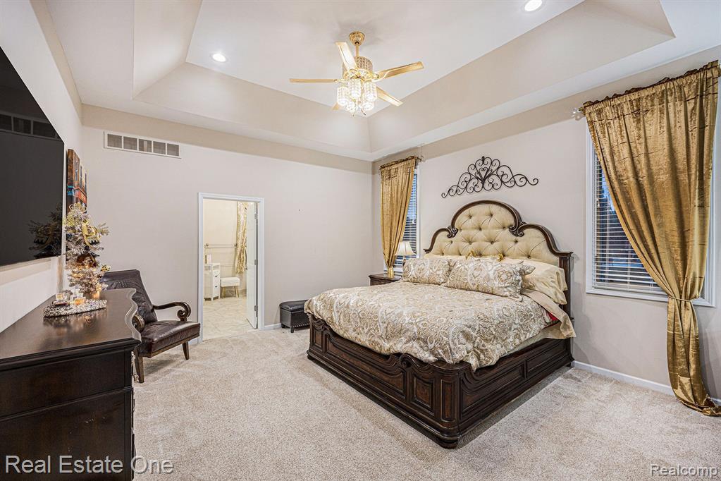562 Springview Drive Rochester, MI 48307 - Photo 19 of 42