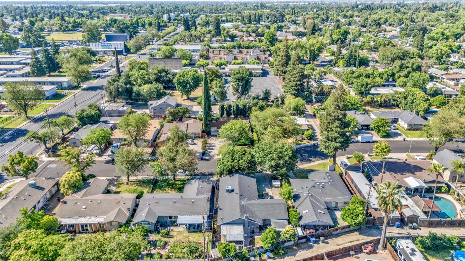 1226 Chehalem Drive Modesto, CA 95350 - Photo 3 of 32