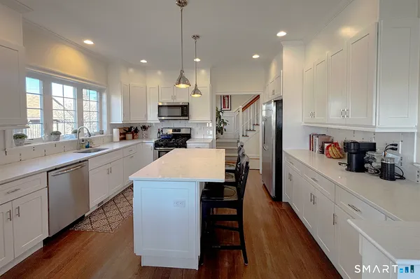 $6,000 | 860 Oldfield Road, Fairfield, CT 06824