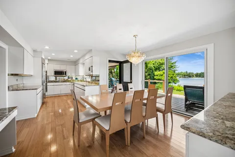 $1,650,000 | 2036 Valley Lo Lane, Glenview, IL 60025