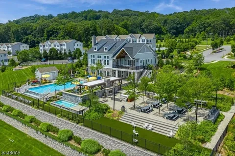 $1,260,000 | 20 Juniper Court, Cedar Grove, NJ 07009