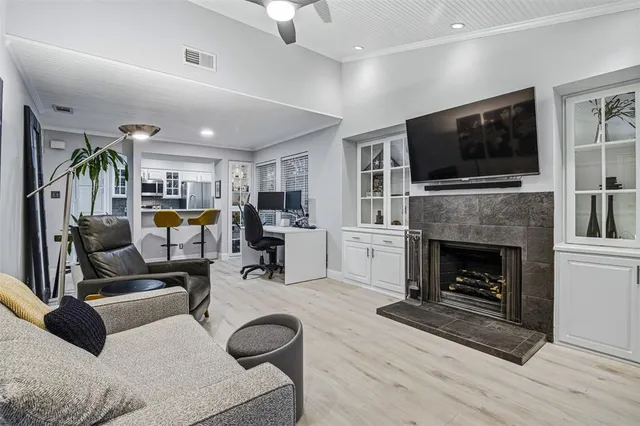 $214,900 | 4067 Beltway Drive, Unit 151, Addison, TX 75001