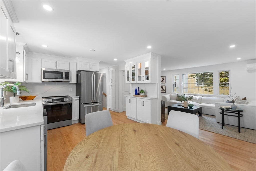 22 Park Street, Unit B Wakefield, MA 01880 - Photo 8 of 29