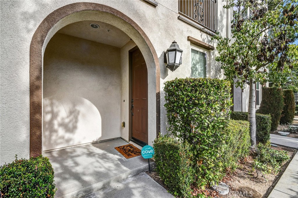 827 East Promenade, Unit E Azusa, CA 91702 - Photo 4 of 32