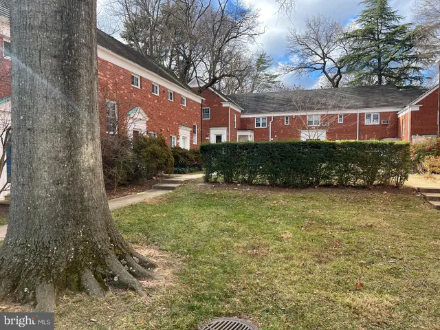 $2,500 | 3714 Holmes Lane, Alexandria, VA 22302