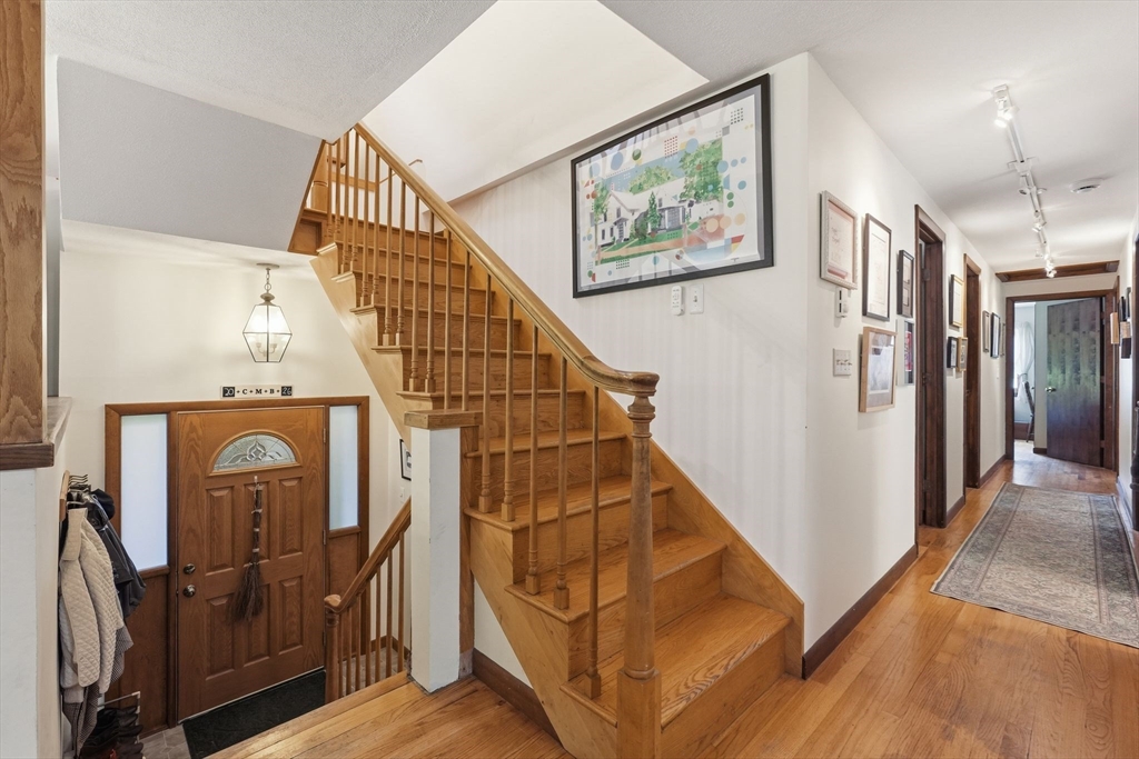 189 Pondview Drive Amherst, MA 01002 - Photo 24 of 42 Gallery Image 24