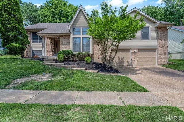 $499,900 | 14361 White Birch Valley Lane, Chesterfield, MO 63017