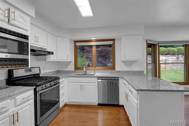 $499,900 | 14361 White Birch Valley Lane, Chesterfield, MO 63017