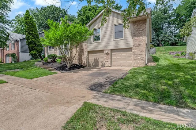 $499,900 | 14361 White Birch Valley Lane, Chesterfield, MO 63017