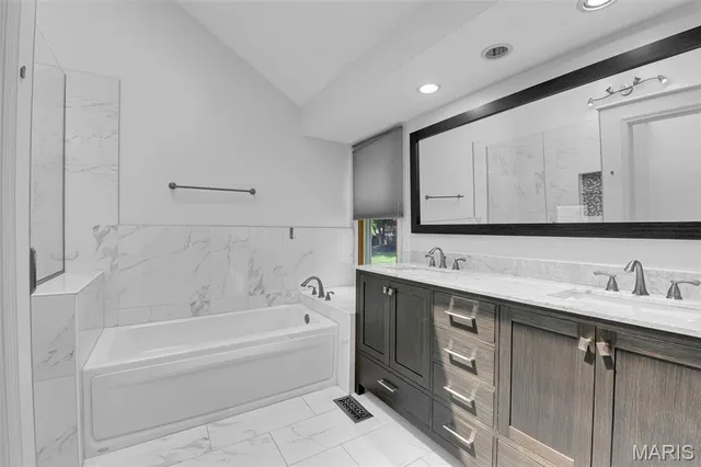 $499,900 | 14361 White Birch Valley Lane, Chesterfield, MO 63017