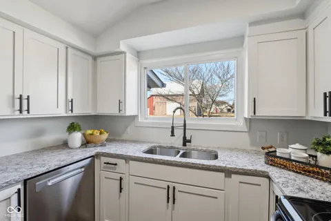 $384,900 | 4844 North 700 West, McCordsville, IN 46055