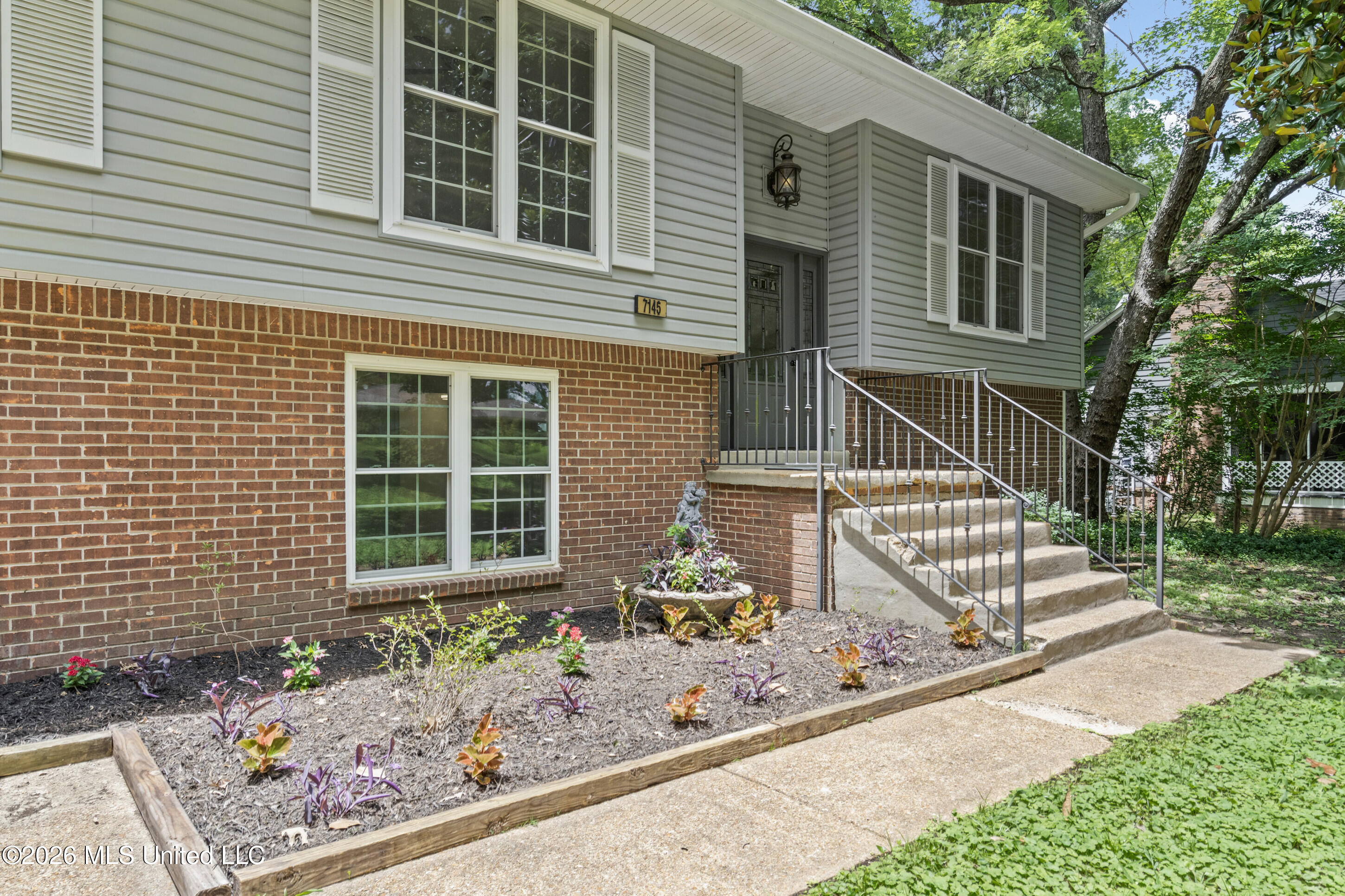 7145 Westbranch Road Olive Branch, MS 38654 - Photo 8 of 39 Front Entrance