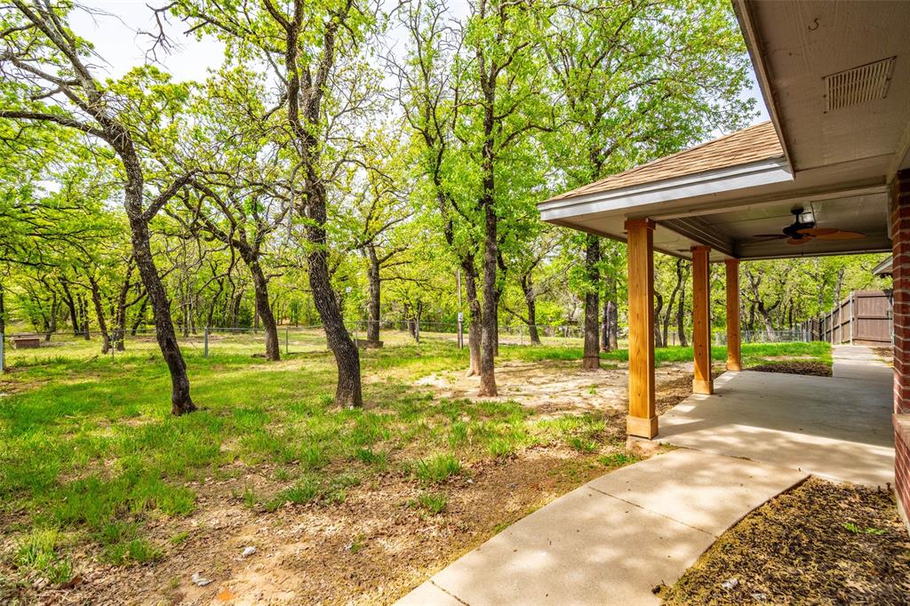 685 County Road 3673 Springtown, TX 76082 - Photo 18 of 24