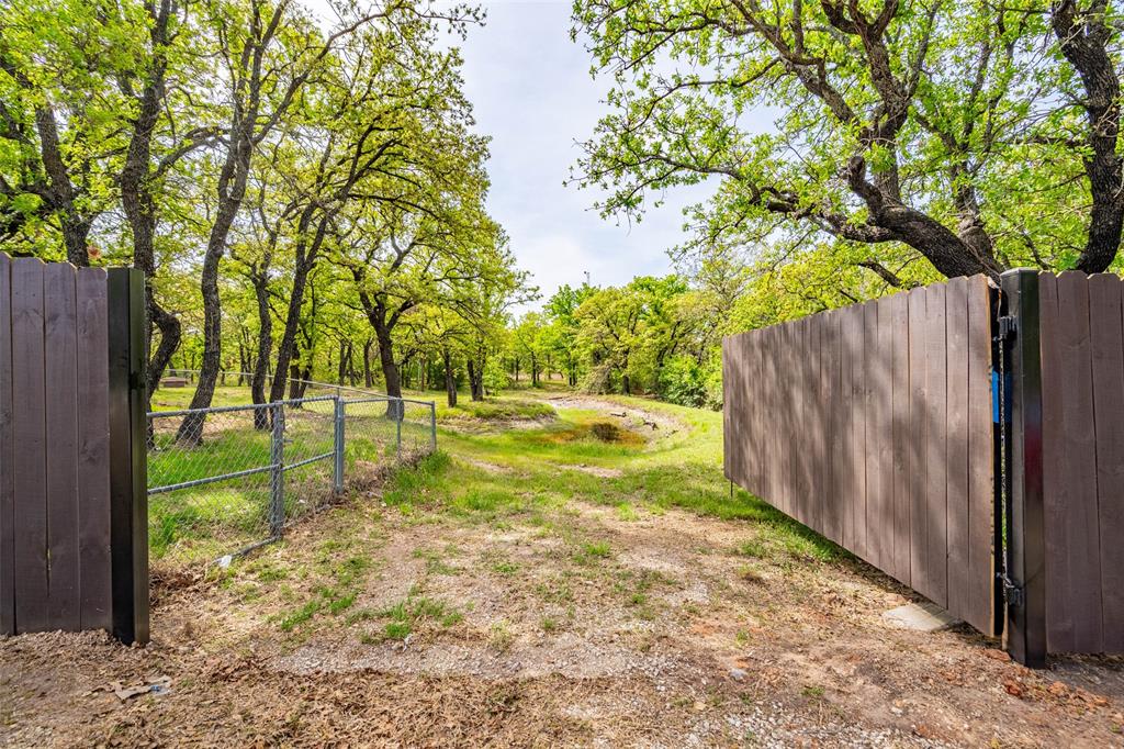685 County Road 3673 Springtown, TX 76082 - Photo 20 of 24