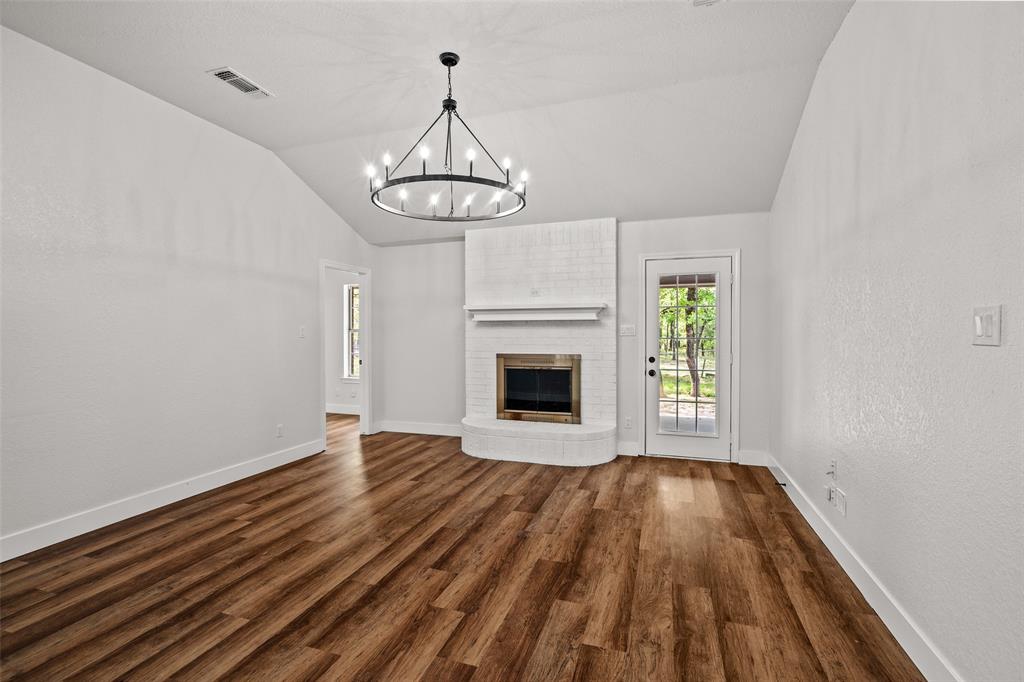 685 County Road 3673 Springtown, TX 76082 - Photo 3 of 24