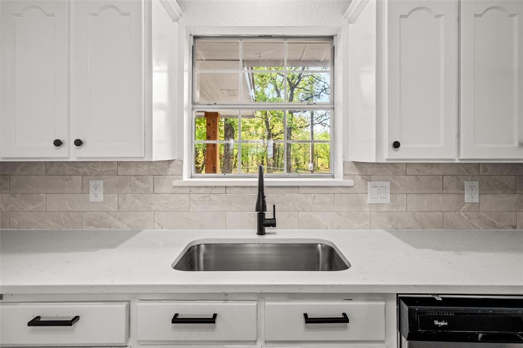 685 County Road 3673 Springtown, TX 76082 - Photo 5 of 24