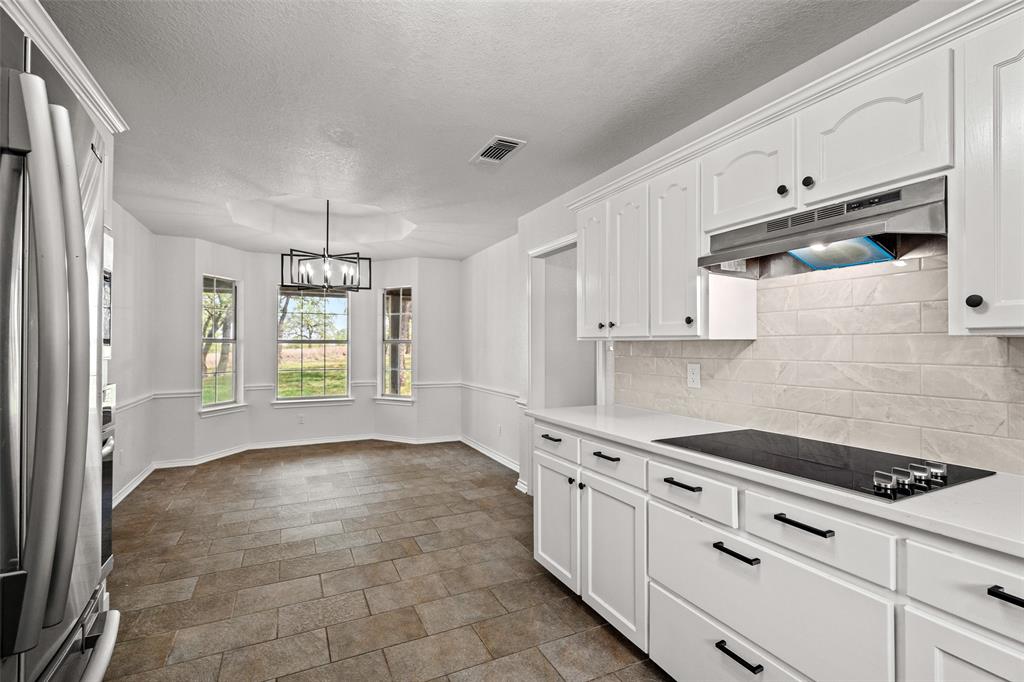 685 County Road 3673 Springtown, TX 76082 - Photo 6 of 24