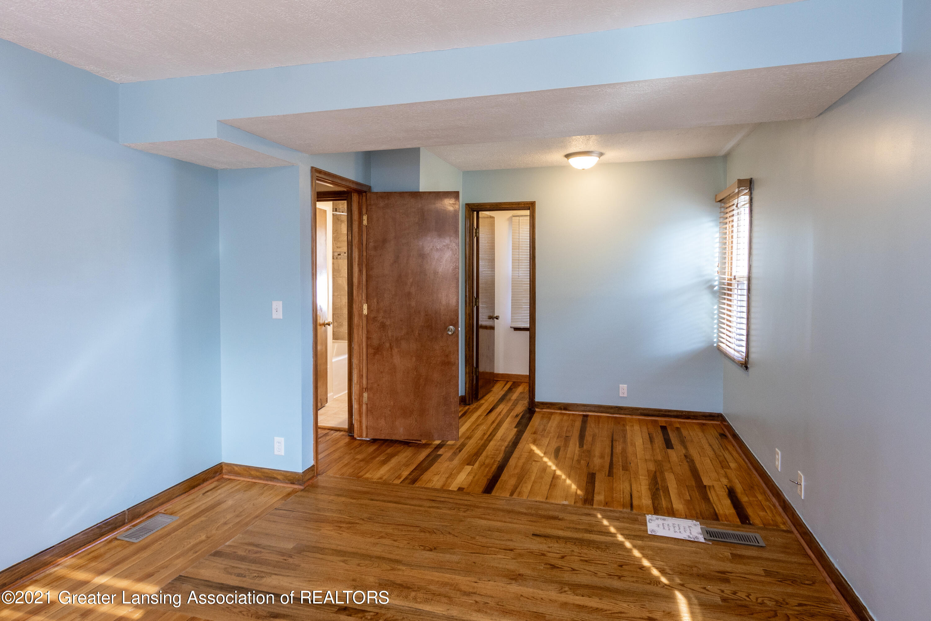 1785 Hamilton Road Okemos, MI 48864 - Photo 21 of 54 First Level Primary Suite