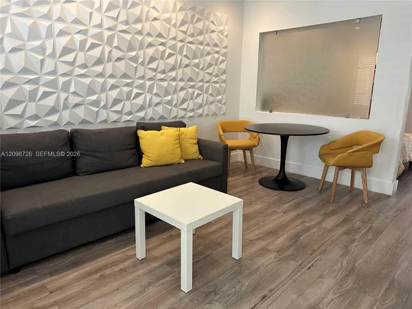 $1,950 | 1235 Euclid Avenue, Unit 2, Miami Beach, FL 33139