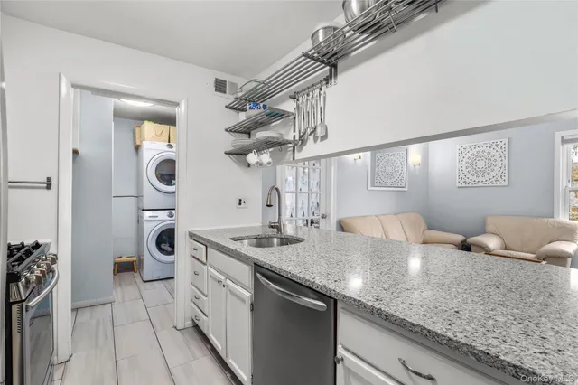 $519,500 | 103 Carrollwood Drive, Tarrytown, NY 10591