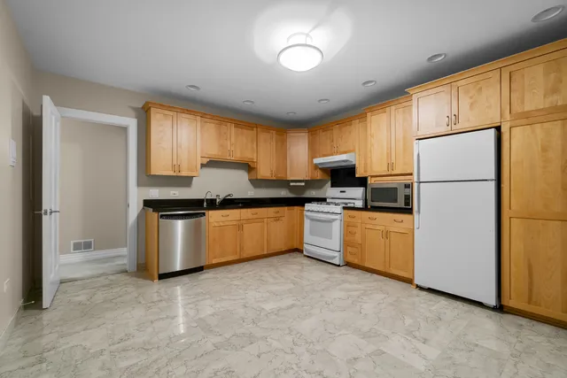 $1,385,000 | 53 Abbeyfeale Drive, Oswego, IL 60543