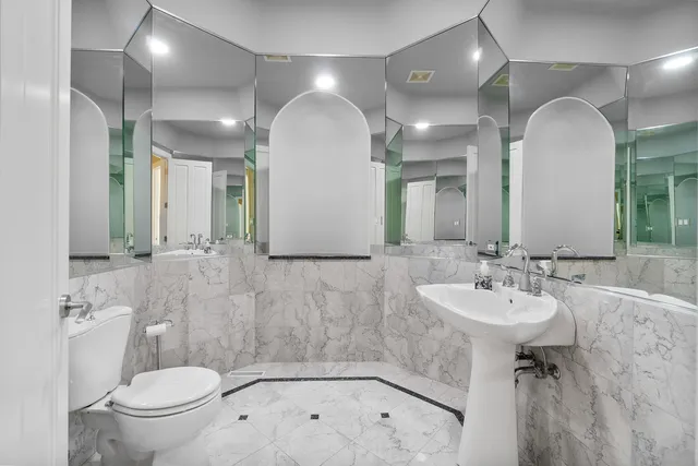 $1,385,000 | 53 Abbeyfeale Drive, Oswego, IL 60543