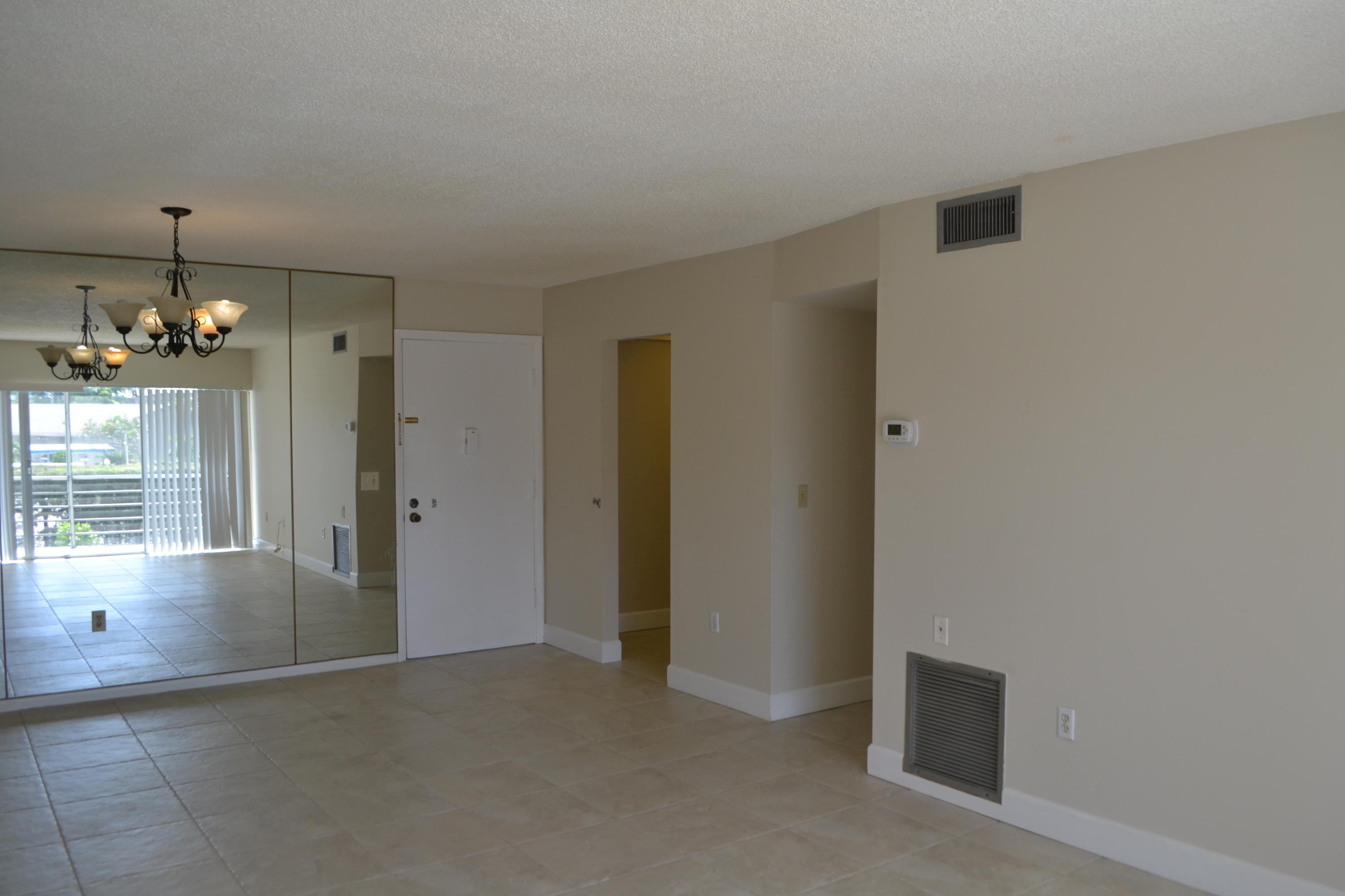504 Davis Road, Unit 88 Palm Springs, FL 33461 - Photo 4 of 22 2019-07-15 22.38.02